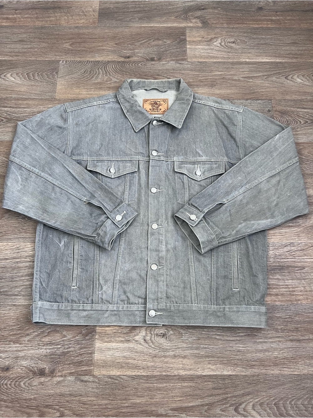 Vintage P.J. Mark Jeans Denim Jacket
Classic Button-Front Overshirt/A652